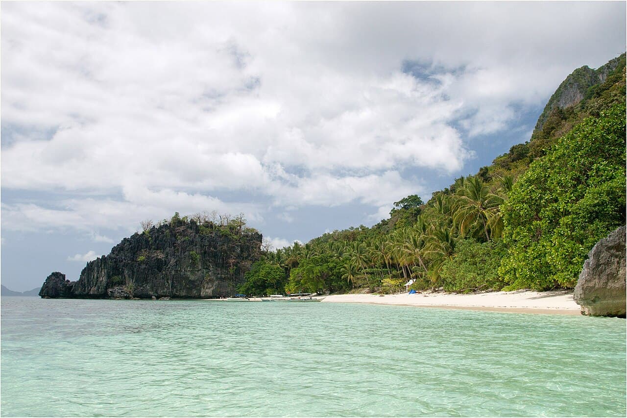 El Nido paradise beach