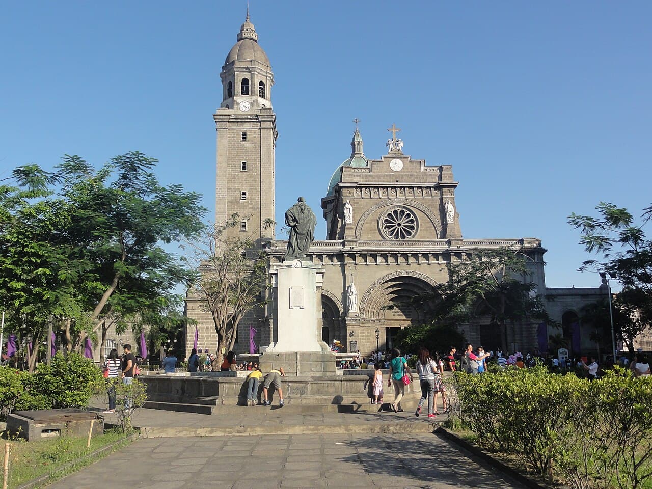 Manila Cathedral front view