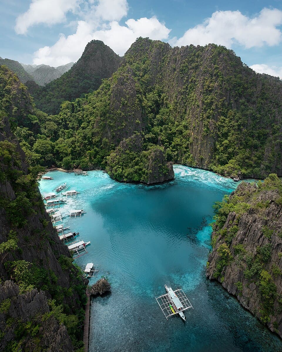Island hopping boat